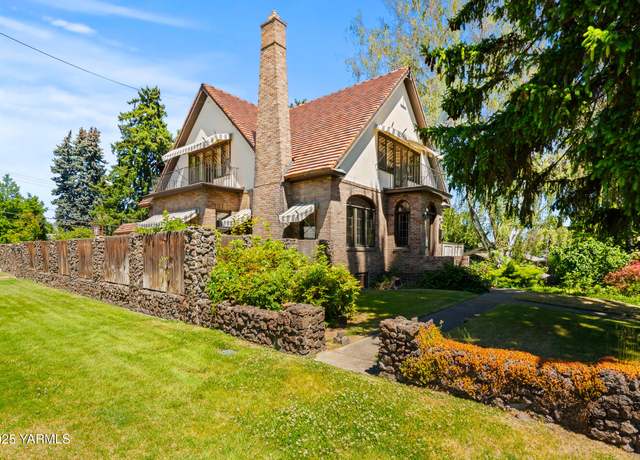 Property at 2311 W Chestnut Ave, Yakima, WA 98902, 4 beds, 2.5 baths