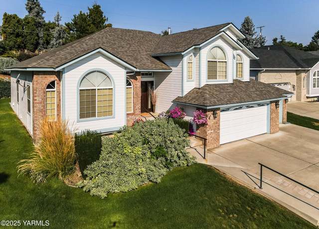 Property at 4 N 78th Ave, Yakima, WA 98908, 4 beds, 3.5 baths