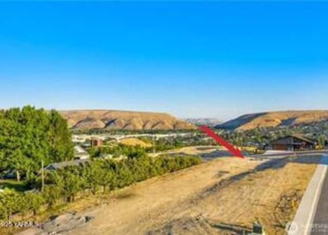 Property at 801 Selah Vis Way #6, Selah, WA 98942