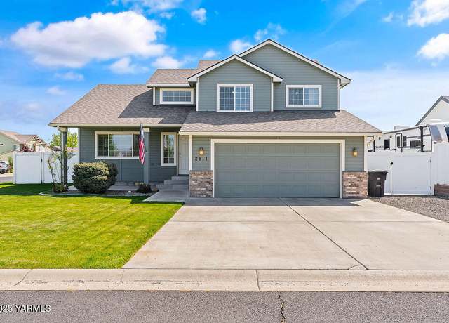 Property at 2011 S 58th Ave, Yakima, WA 98903, 3 beds, 2.5 baths