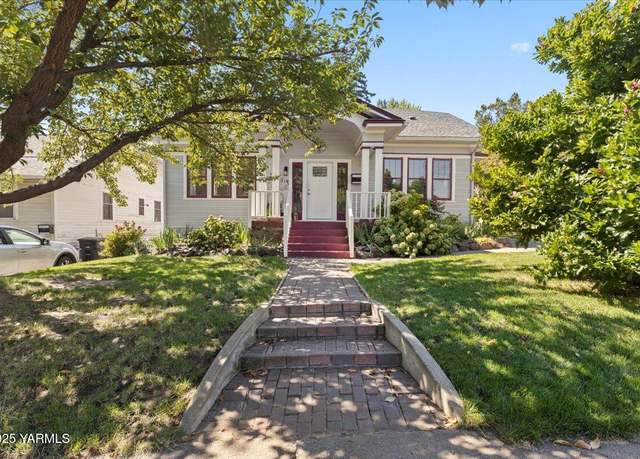 Property at 210 S 18th Ave, Yakima, WA 98902, 5 beds, 2 baths