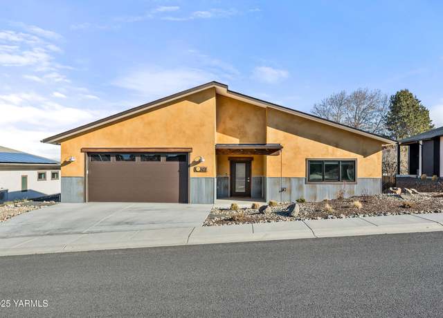 Property at 807 Selah Vista Way, Selah, WA 98942, 3 beds, 2 baths