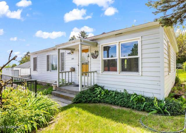 Property at 3212 W Lincoln Ave, Yakima, WA 98902, 3 beds, 1 bath