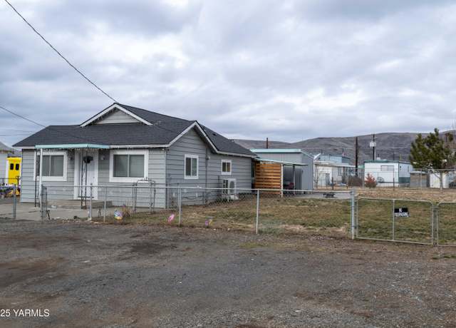 Property at 2011 Willow St, Yakima, WA 98902, 3 beds, 1 bath