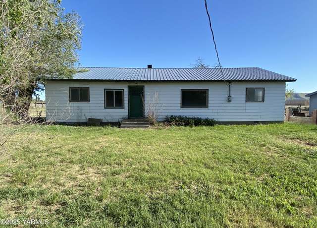 Property at 6210 Postma Rd, Yakima, WA 98901, 3 beds, 1 bath