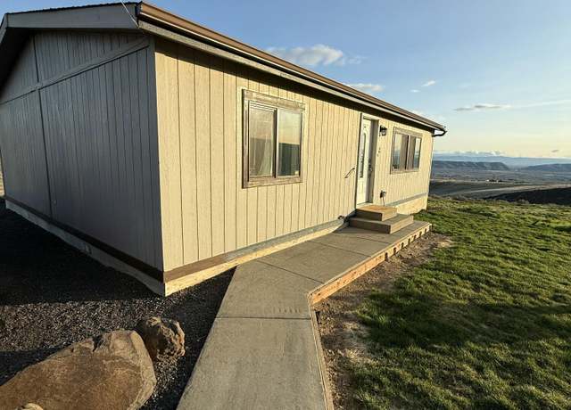 Property at 64 Corey Ln, Yakima, WA 98901, 2 beds, 1 bath