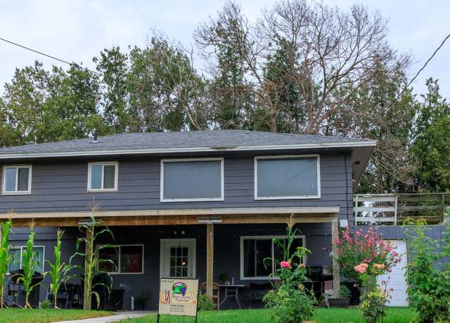 Property at 617 Ravine Dr, Sunnyside, WA 98944, 5 beds, 2 baths
