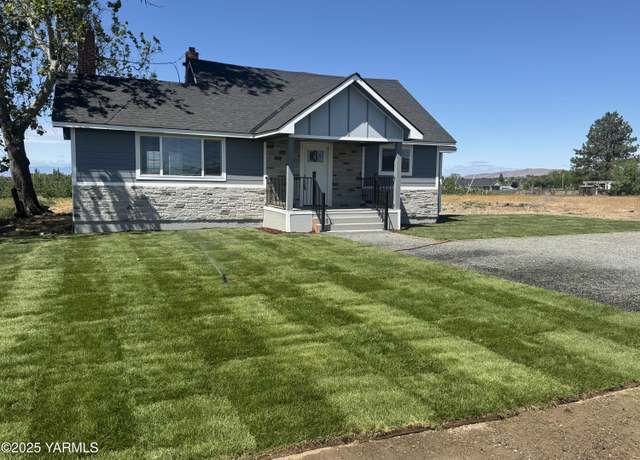 Property at 220 N Manuel Ln, Zillah, WA 98953, 5 beds, 2 baths