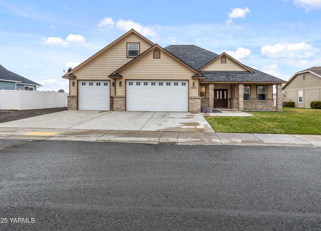 Property at 1008 S 91st Ave, Yakima, WA 98908, 3 beds, 2.5 baths