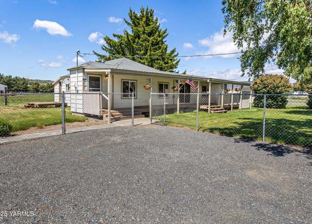 Property at 370 Mclaughlin Rd, Yakima, WA 98908, 3 beds, 2 baths