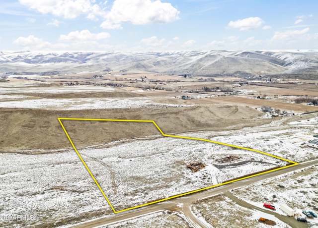 Property at 731 Point Dr, Selah, WA 98942