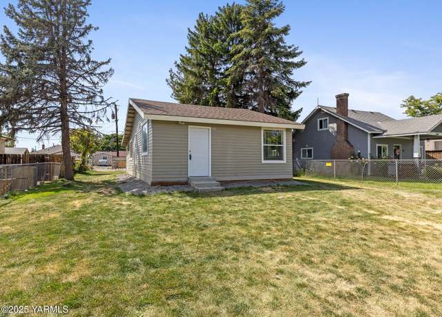 Property at 810 S 6th Ave, Yakima, WA 98902, 2 beds, 1 bath