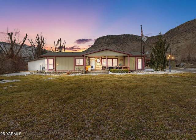 Property at 6412 Cowiche Canyon Ln, Yakima, WA 98908, 3 beds, 2 baths