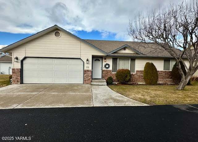 Property at 719 S 73rd Ave, Yakima, WA 98908, 2 beds, 2 baths
