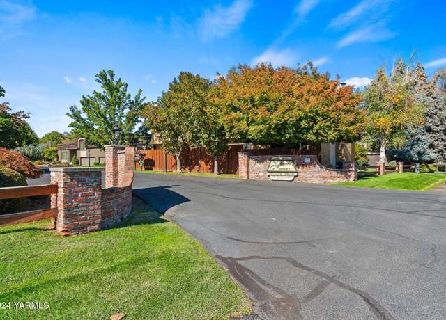 Property at 13 Crest Cir, Yakima, WA 98908, 3 beds, 2.5 baths