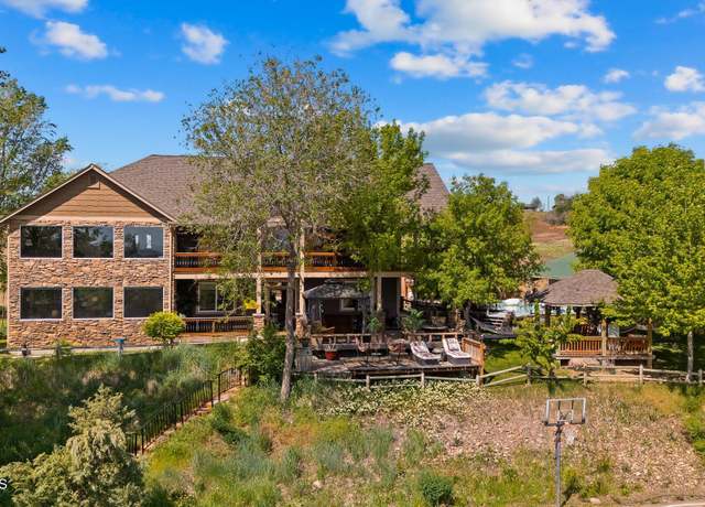 Property at 12900 Douglas Rd, Yakima, WA 98908, 4 beds, 3 baths