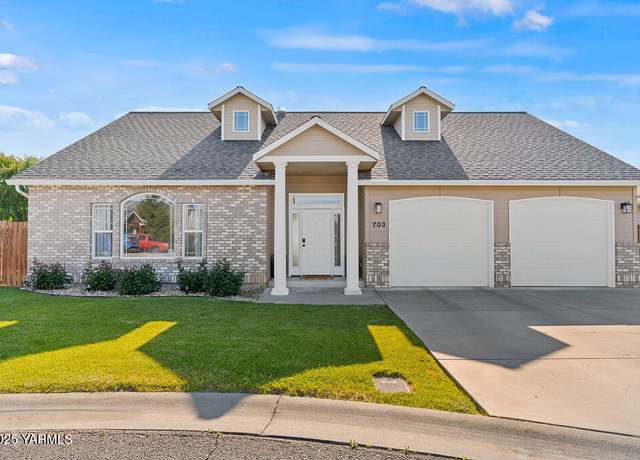Property at 703 S 87th Ave, Yakima, WA 98908, 3 beds, 2.5 baths