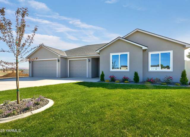 Property at 4602 W Oak Ave, Yakima, WA 98903, 4 beds, 2 baths