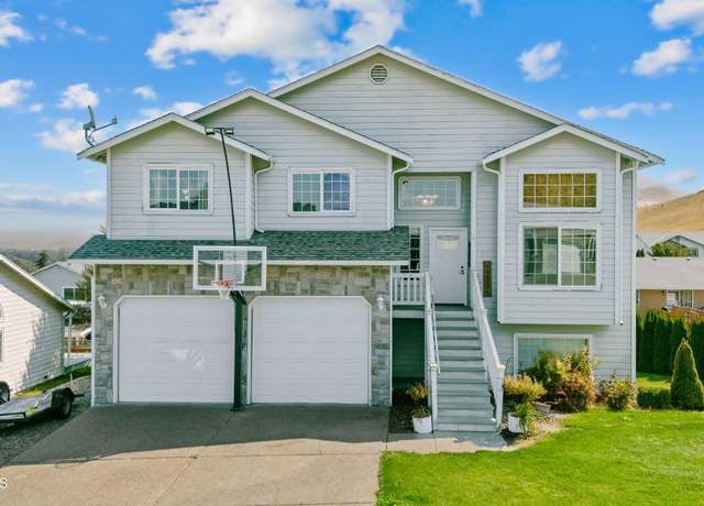 Property at 807 S 4th Street Lp, Selah, WA 98942, 5 beds, 4 baths