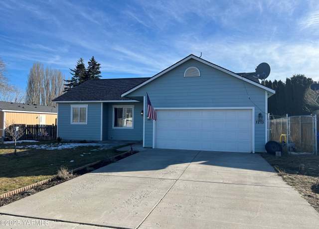 Property at 1215 Vineyard Dr, Tieton, WA 98947, 3 beds, 2 baths