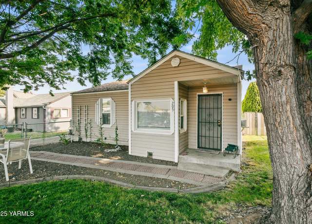 Property at 205 E Park St, Moxee, WA 98936, 2 beds, 1 bath