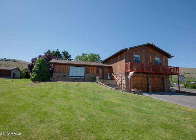 Property at 1014 Meadowbrook Rd, Yakima, WA 98903, 4 beds, 2.5 baths