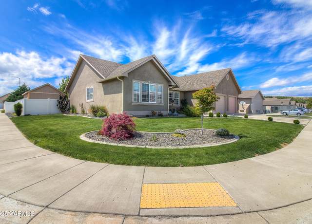 Property at 1008 S 90th Ave, Yakima, WA 98908, 3 beds, 2 baths