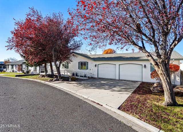 Property at 200 Bridle Way #102, Yakima, WA 98901, 3 beds, 2 baths