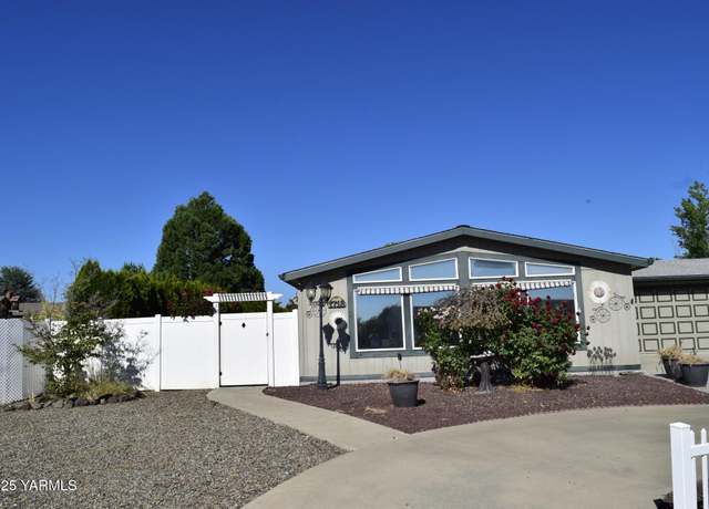 Property at 1718 S 69th Ave, Yakima, WA 98908, 3 beds, 2 baths