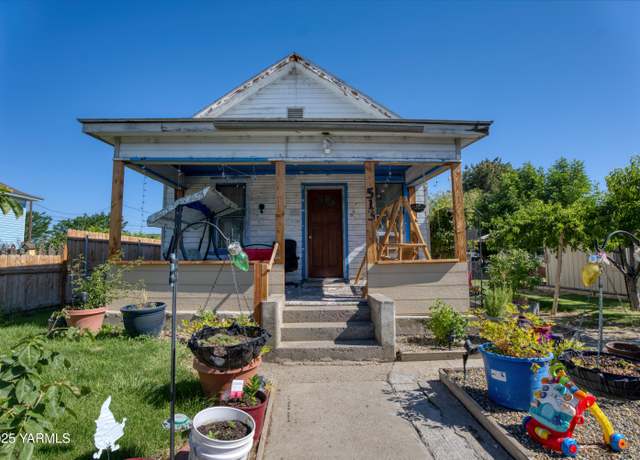 Property at 513 Washington St, Mabton, WA 98935, 3 beds, 1.5 baths