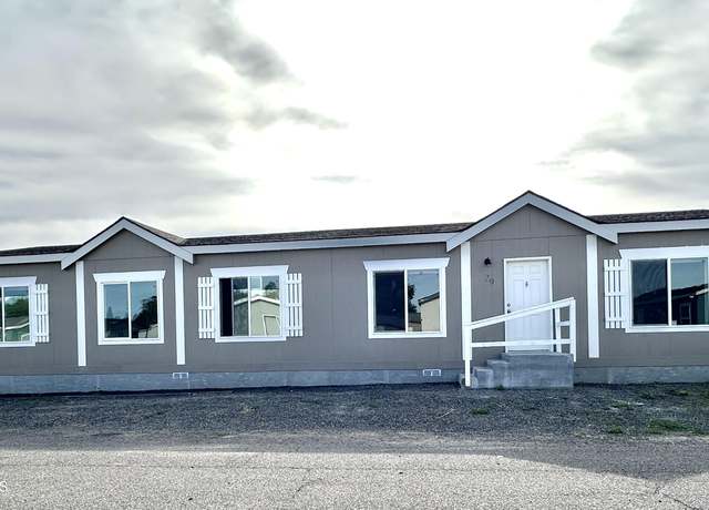 Property at 2802 S 5th Ave #29, Union Gap, WA 98903, 4 beds, 2 baths