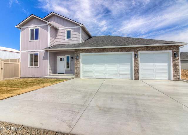 Property at 302 N 90th Ave, Yakima, WA 98908, 3 beds, 2.5 baths