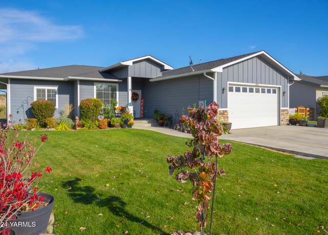 Property at 8019 Vialago Pkwy, Zillah, WA 98953, 3 beds, 2 baths
