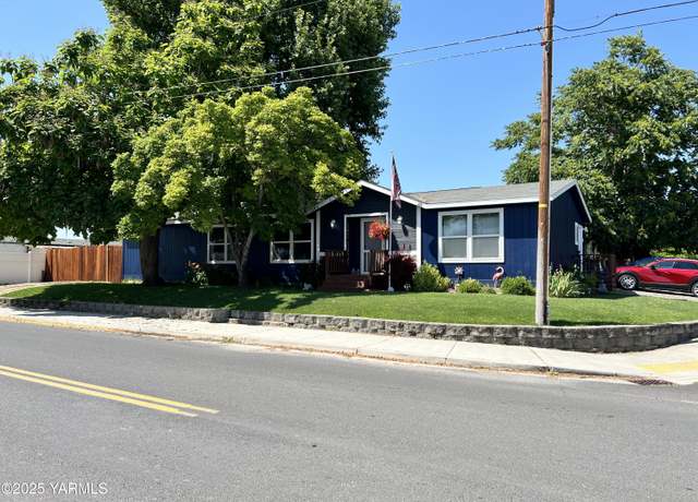 Property at 307 Carlsonia Ave, Zillah, WA 98953, 4 beds, 2 baths