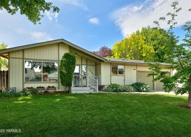 Property at 3204 Clinton Way, Yakima, WA 98902, 4 beds, 2.5 baths