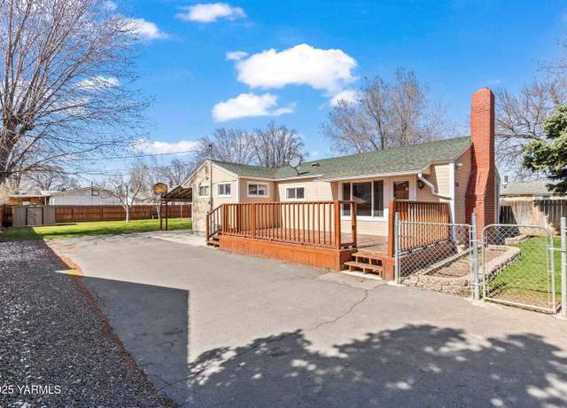 Property at 1304 S 9th Ave, Yakima, WA 98902, 3 beds, 1.5 baths