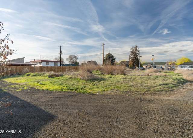 Property at 1908 S 7th Ave, Union Gap, WA 98903