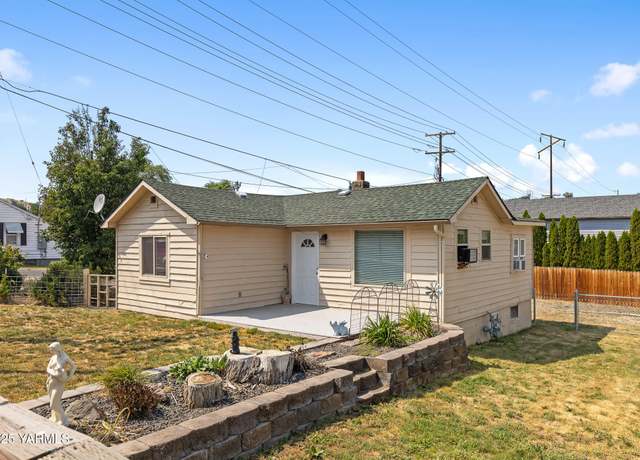 Property at 907 W Fremont Ave, Selah, WA 98942, 2 beds, 1 bath