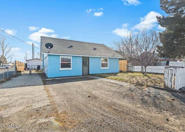 Property at 1208 E Alder St, Yakima, WA 98901, 3 beds, 1 bath