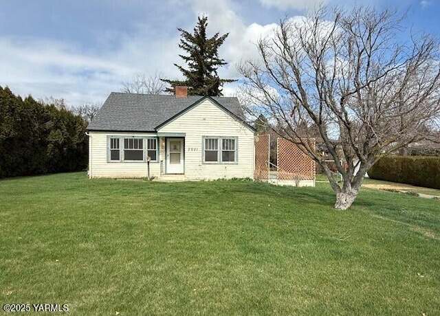 Property at 3901 W Lincoln Ave, Yakima, WA 98902, 3 beds, 1 bath