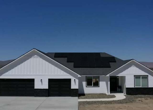 Property at 321 W Ponderosa Dr, Yakima, WA 98903, 4 beds, 2.5 baths