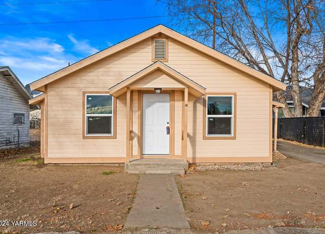 Property at 114 E C St, Wapato, WA 98951, 2 beds, 1 bath