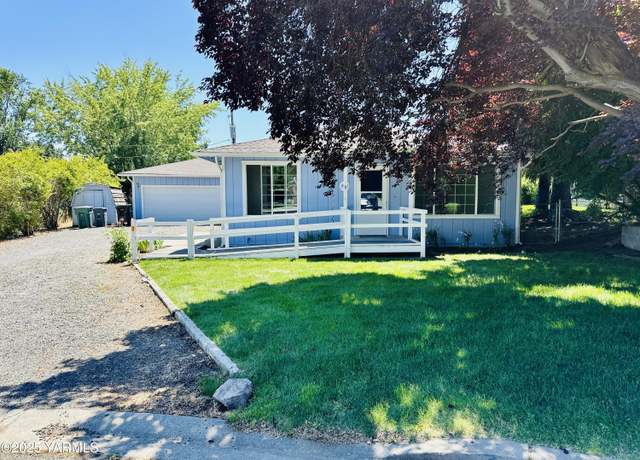 Property at 418 N 29th Pl, Yakima, WA 98902, 4 beds, 3 baths