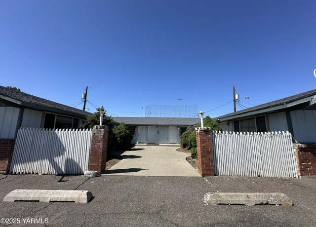 Property at 904 S 42nd Ave Unit A,B,C,D, Yakima, WA 98908