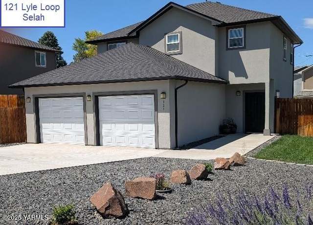 Property at 121 Lyle Loop Rd, Selah, WA 98942, 3 beds, 2.5 baths