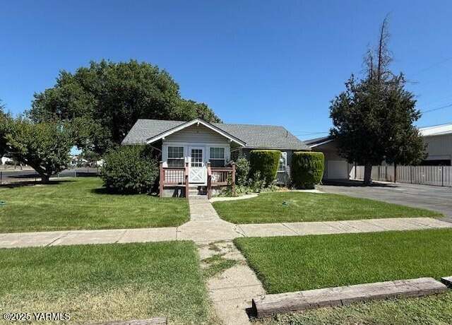Property at 9 W Court St, Union Gap, WA 98903, 2 beds, 1 bath