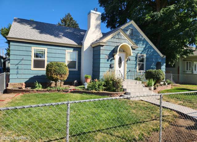 Property at 10 S Date St, Toppenish, WA 98948, 3 beds, 2 baths