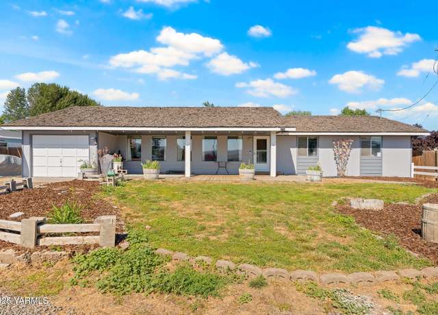 Property at 1620 Selah Loop Rd, Selah, WA 98942, 3 beds, 2 baths