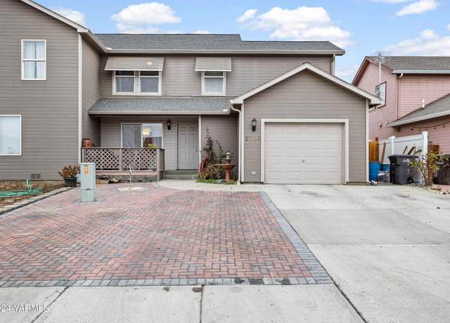 Property at 2705 Garrett St, Yakima, WA 98902, 3 beds, 1.5 baths