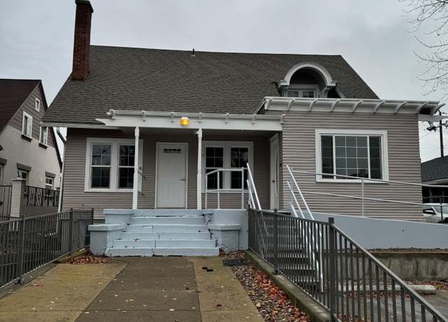 Property at 13 S 12th Ave, Yakima, WA 98902, 3 beds, 2 baths